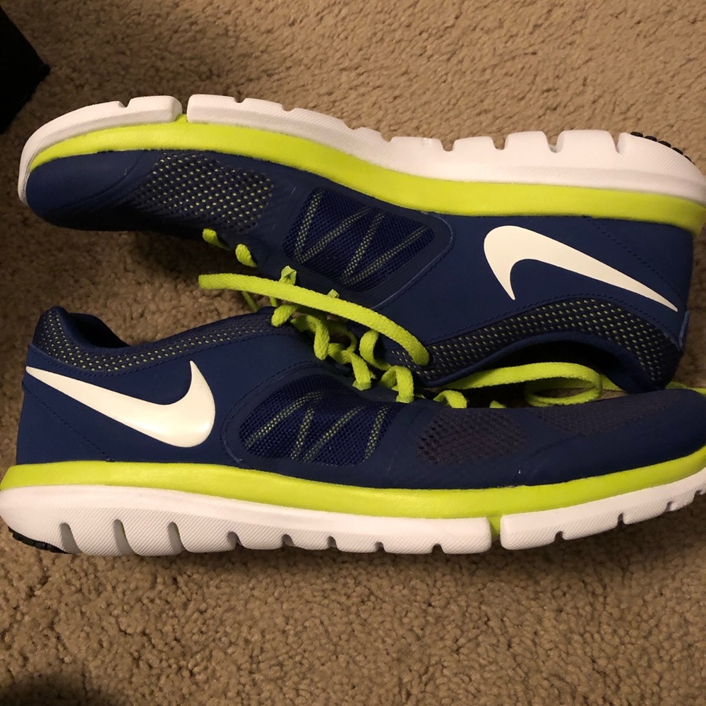 Men’s size 10 shoes